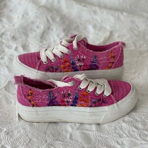 Women’s Pink Blowfish Malibu Sadie-Sun Platform Embroidered Sneakers